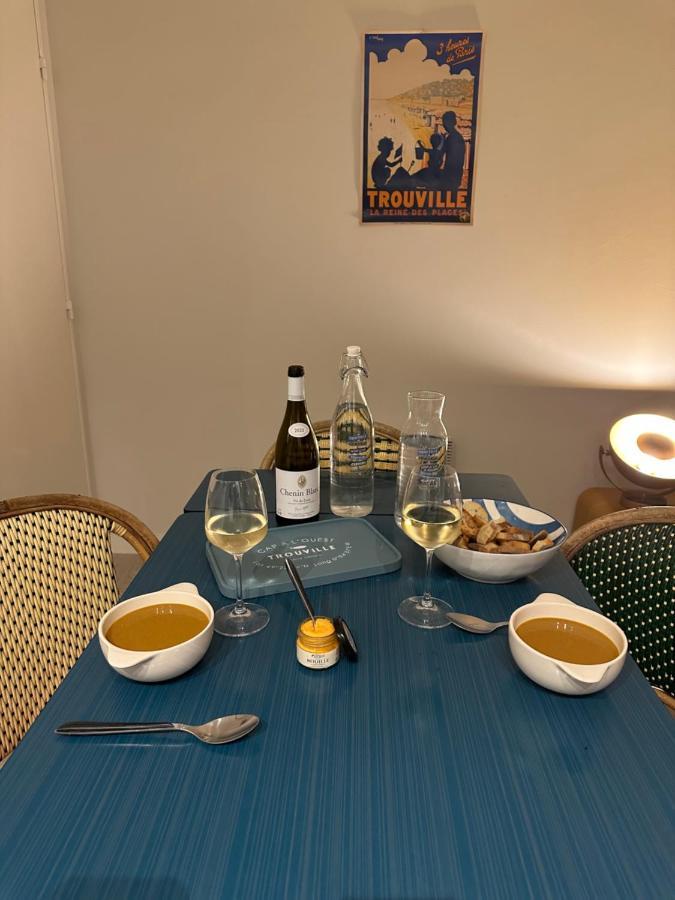 דירות טרוביל-סור-מאר Appart Lumineux Avec Vue Sur Mer A 180 Degres מראה חיצוני תמונה